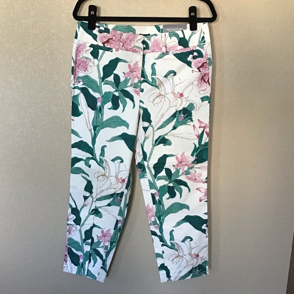 NWT Ann Taylor Factory Signature Cropped Floral Pants, Size 8